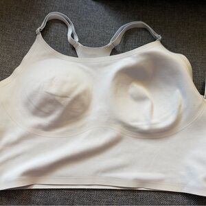 PINK Victoria's Secret light gray Sports Bra